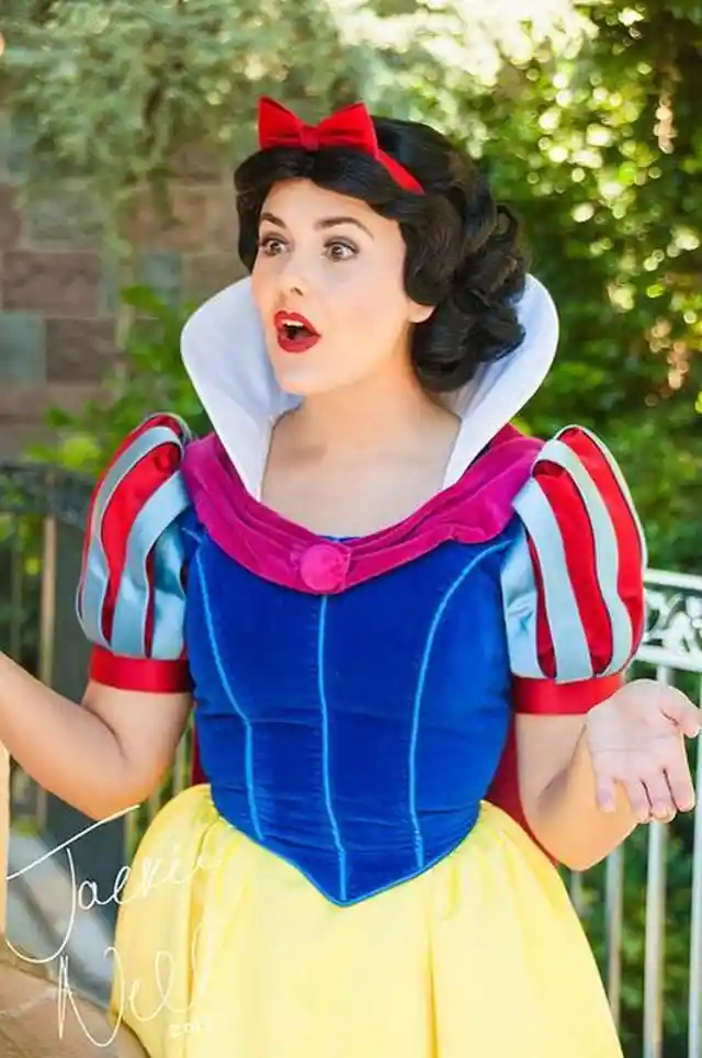 Present-time Snow White