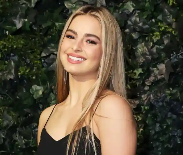Addison Rae Easterling: Estimated at $3 million or approximately ¥435.18 million
