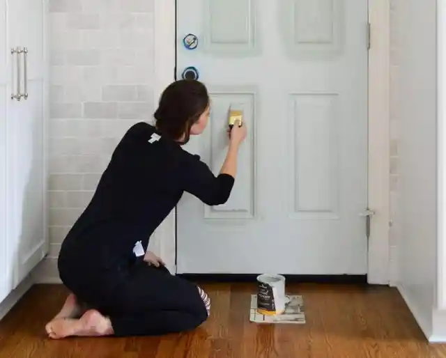 Care For Doorknobs While Painting