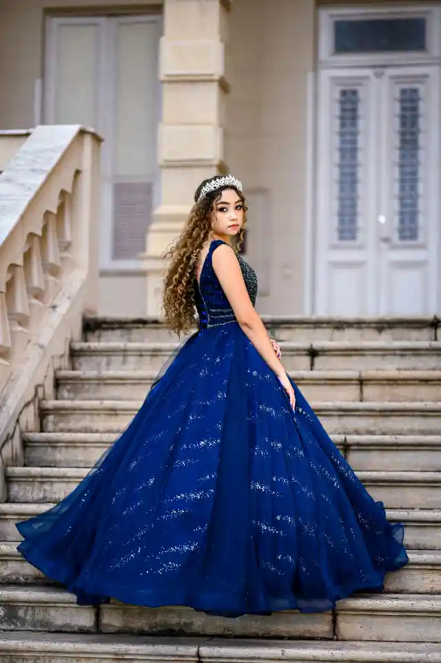 Teen Girl Removed From Prom Over Outfit Choice — But She Turns The Tables In The End