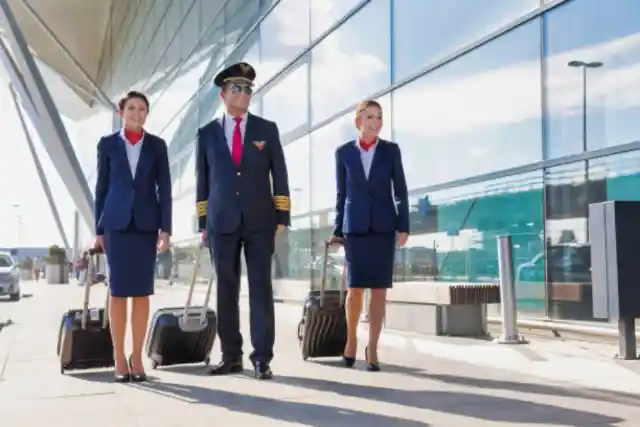 Boy Shows Flight Attendant His Arms, The Pilot Has To Delay The Flight