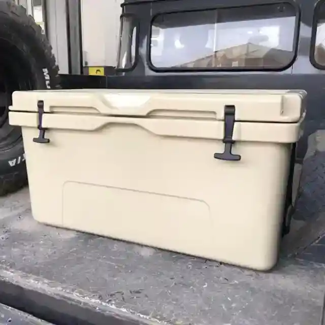 クールボックスを飲み込んだ