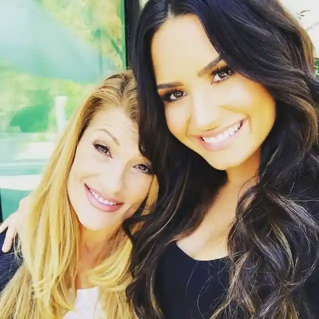 Dianna De La Garza And Demi Lovato