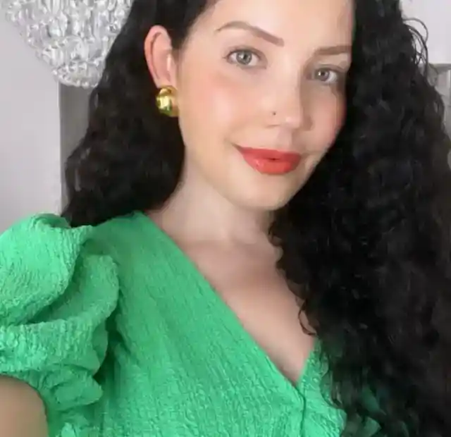 24. Tanesha Awasthi (@girlwithcurves)