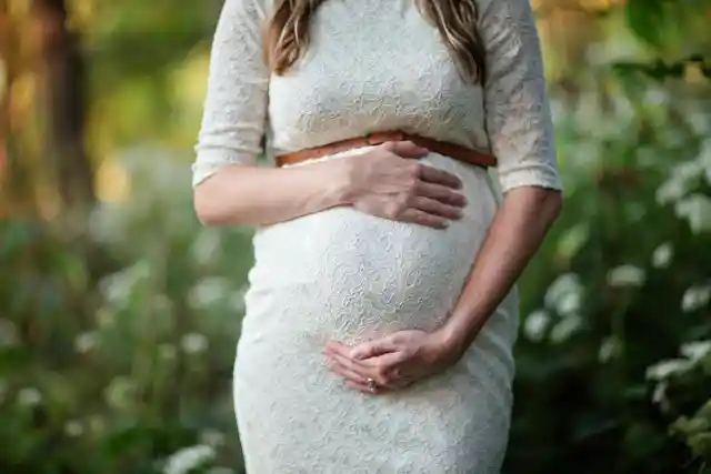 Surrogate Gives Birth Every Two Years, Revealing the Shocking Truth About the Doctor