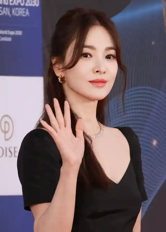 Song Hye-kyo has an estimated net worth of $20 million or approximately ¥2.9 billion
