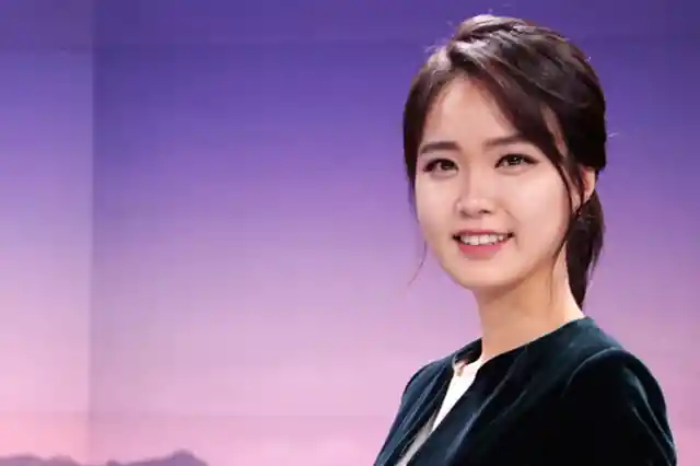 Announcer Anna Kyung