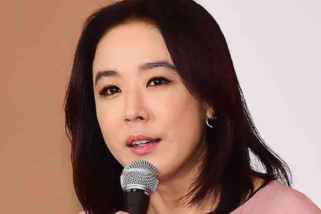강수연