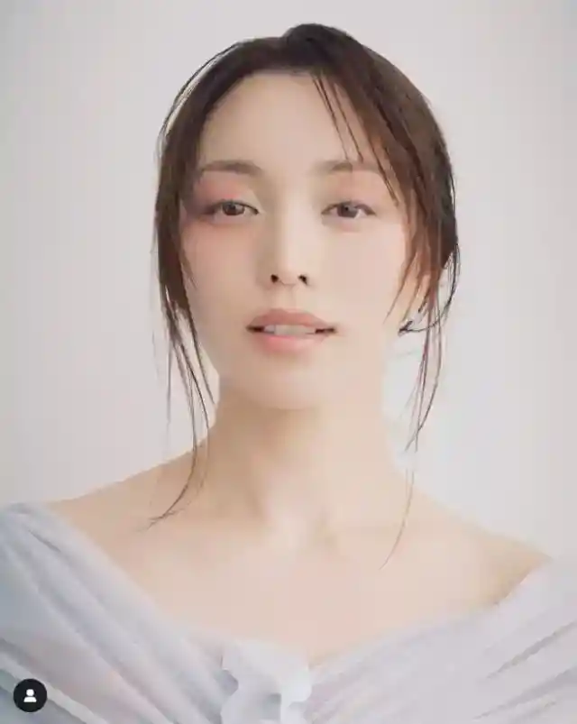 18位:蛯原友里 – モデル
