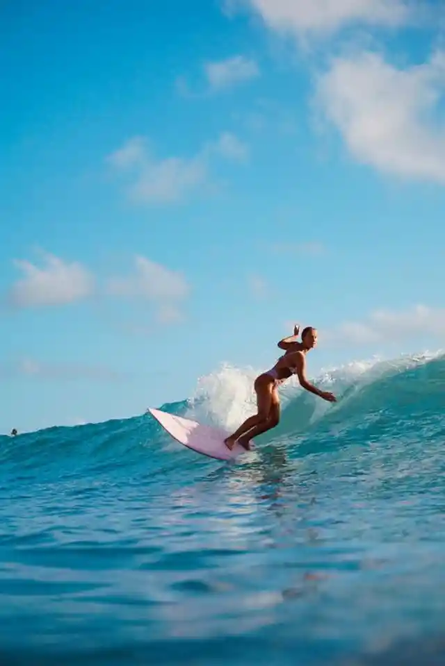 4 Reasons To Get Into Surfing
