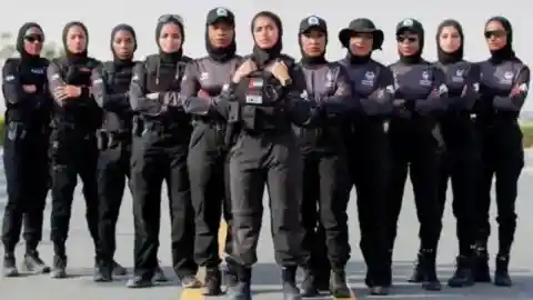 女性だけのエリート警察部隊