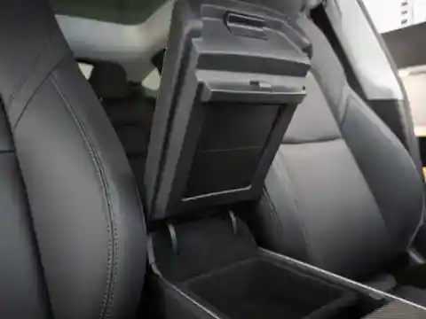 隠し収納で貴重品を守る