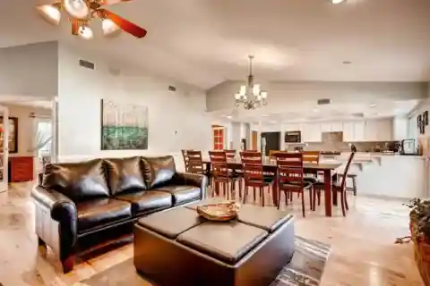 A Cozy Escape with All the Comforts of Home