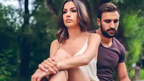 Hay Algo Que No Estás Diciendo