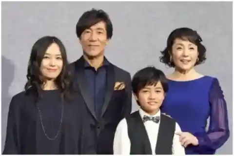 岸谷香(旧姓:奥居香) と 岸谷吾朗 – 25年の絆