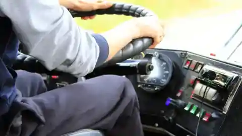 パニックに陥る運転手