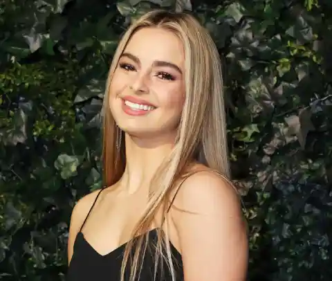 Addison Rae Easterling: Estimated at $3 million or approximately ¥435.18 million