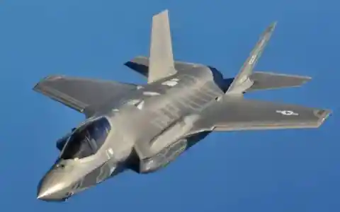 Lockheed Martin F-35 Lightning II Stealth Fighter