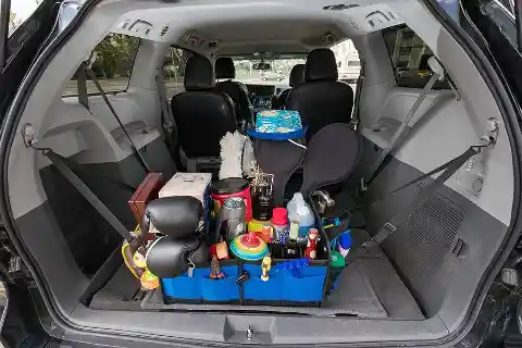 Use a Shower Caddy to Organize Your Trunk