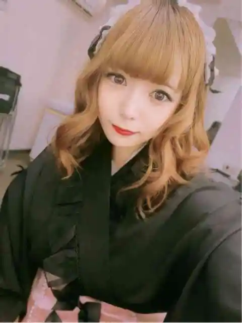 26位:柚月ここな ― 元アイドル