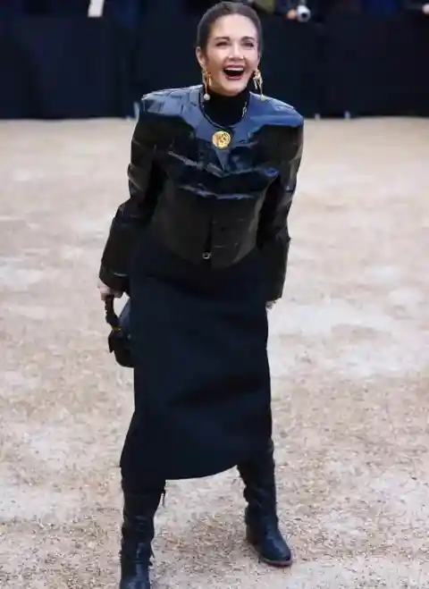 Lynda Carter – 5’9, 132 Lbs