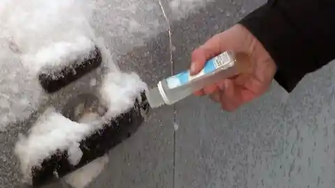 Thaw Frozen Car Locks with Hand Sanitizer