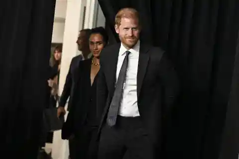Prince Harry and Meghan Markle’s Interaction at Rare Red Carpet Appearance Sparks Online Discussion