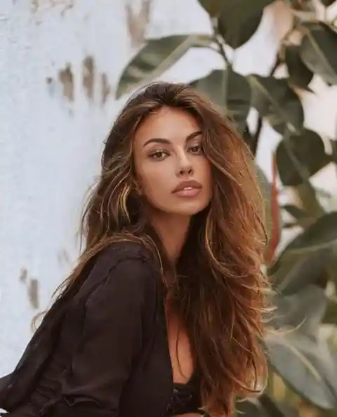 Fling: Madalina Ghenea