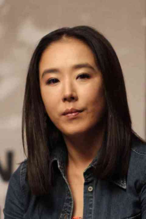 강수연