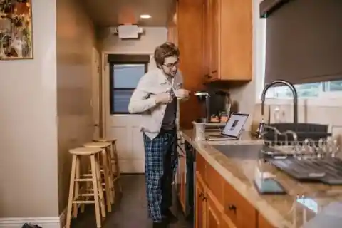 Sound Of Clinking Plates