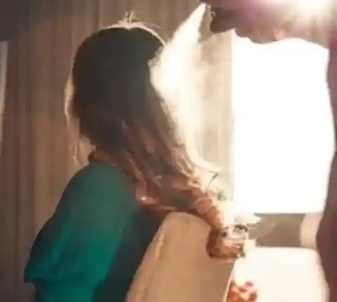 彼女のルーティンに従う