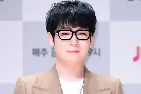 Singer Kim Jong-wan