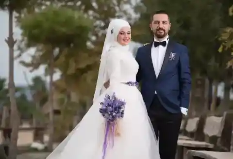 3. A Marriage That Lasts… An Hour?