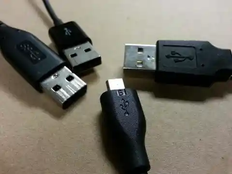 The USB symbol