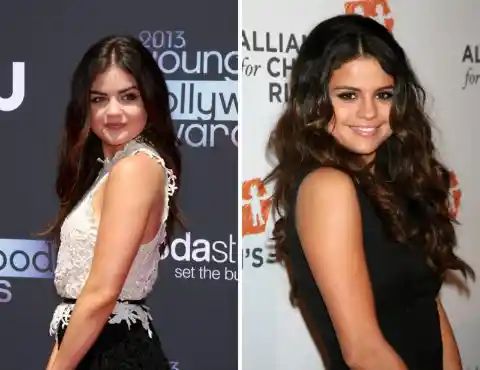 Lucy Hale y Selena Gomez