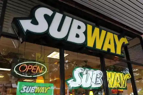 Arrows on Subway's logo