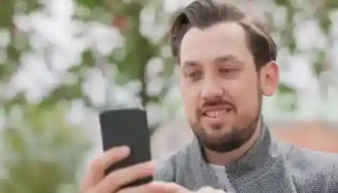 17. 彼が逃した人生を目撃する