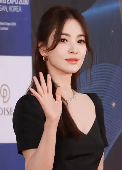 Song Hye-kyo has an estimated net worth of $20 million or approximately ¥2.9 billion