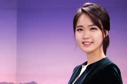 Announcer Anna Kyung