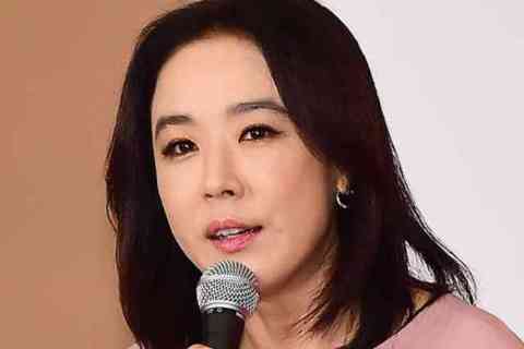 강수연