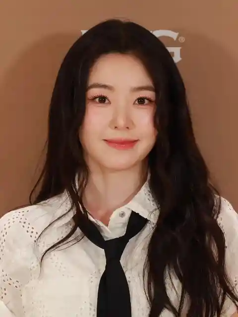 Irene (Red Velvet): Estimated at $4 million or approximately ¥580 million