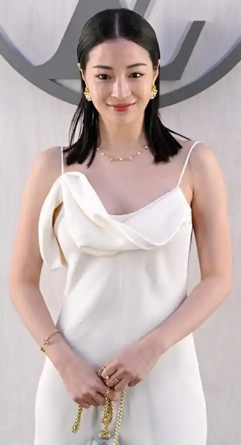 Suzu Hirose: Estimated at $5 million is approximately ¥725 million