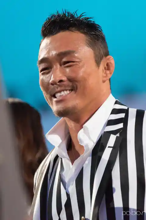 Yoshihiro Akiyama: Estimated at $4 million or approximately ¥580 million