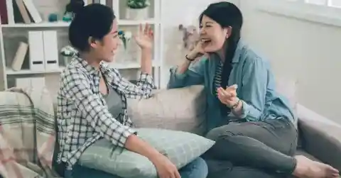 Sharing the Weight of the Discovery