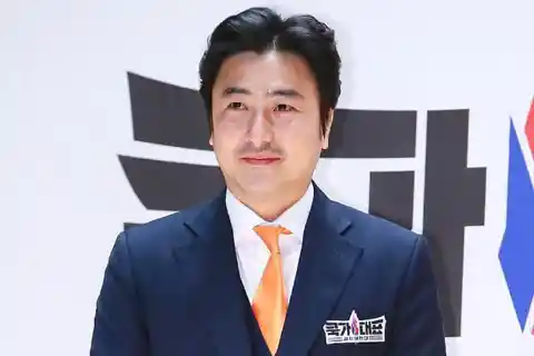 Broadcaster Ahn Jung-hwan