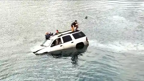 How To Escape From A Sinking Car