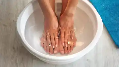 Vinegar Foot Soak: A Simple and Refreshing Self-Care Ritual