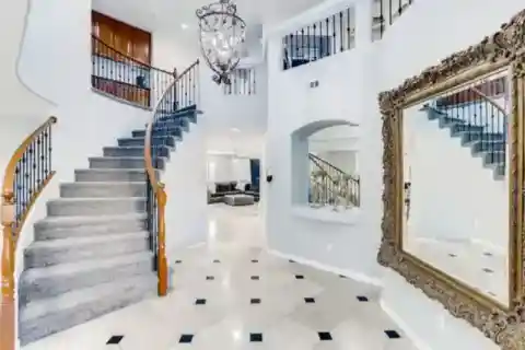 A Chic Getaway in a Modern Mansion