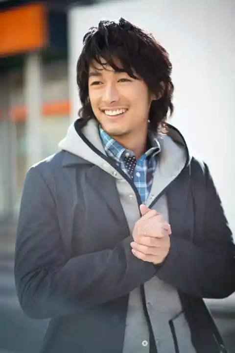Dean Fujioka: Estimated net worth of about $2 million or approximately ¥290.14 million