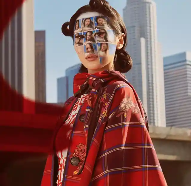 16. Dain Yoon’s Selfie Illusion